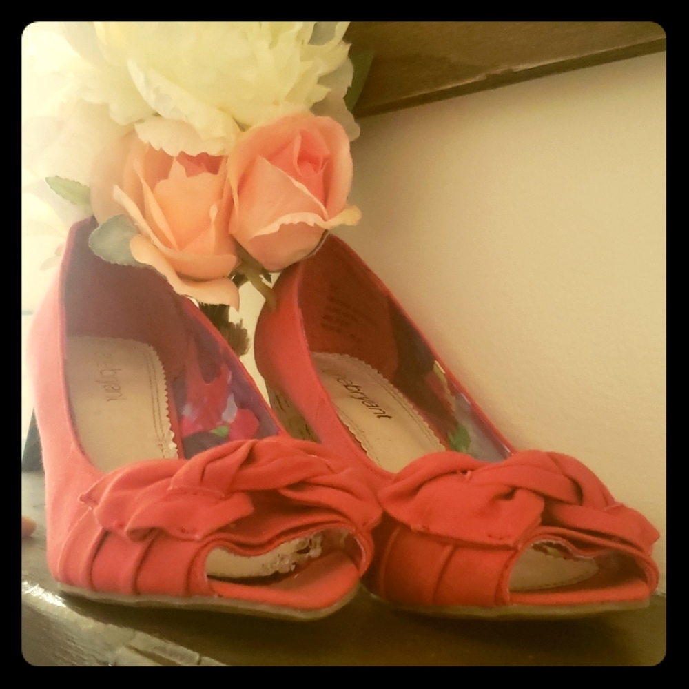 Coral wedge heels